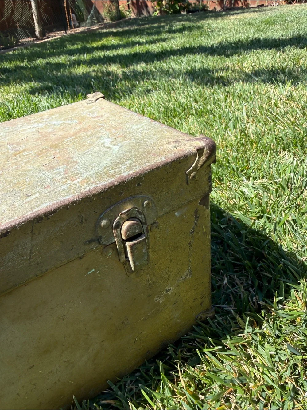 Vintage 1942 WWII US Army M6 Steel Tool Box Chest with Tray Removable Handle